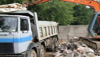 Вывоз строительного мусора с участка в Борисоглебске недорого от 1582 руб. | 2Землекопа-Брс